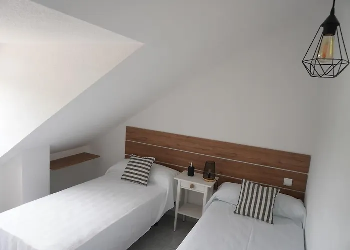 Pensión La Biela 43 *